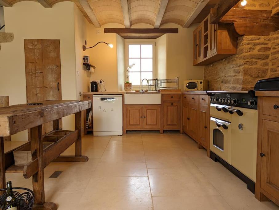 Maison Typique Bretonne Avec Toit De Chaume Camors Экстерьер фото